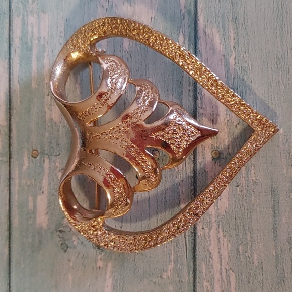 💚Vintage Gold Tone Signed Sarah Coventry Canada Brooch - Picture 6 of 8